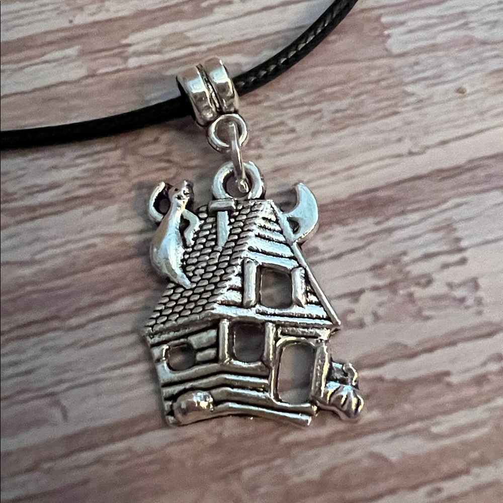NWT Silvery HAUNTED HOUSE Pendant Necklace
